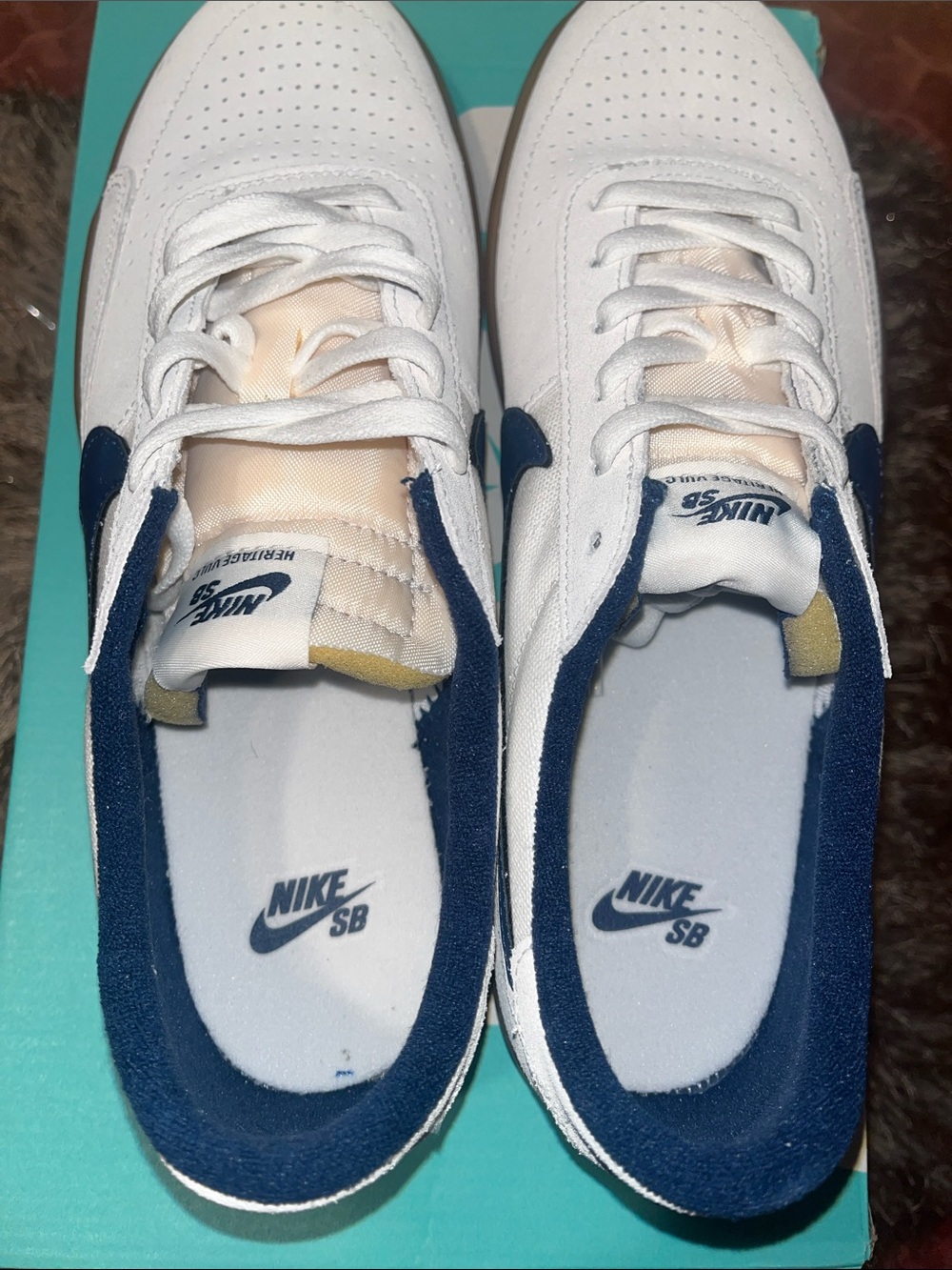 Nike White and Navy SB Heritage Vulc Skate Shoes - Picture 5 of 6